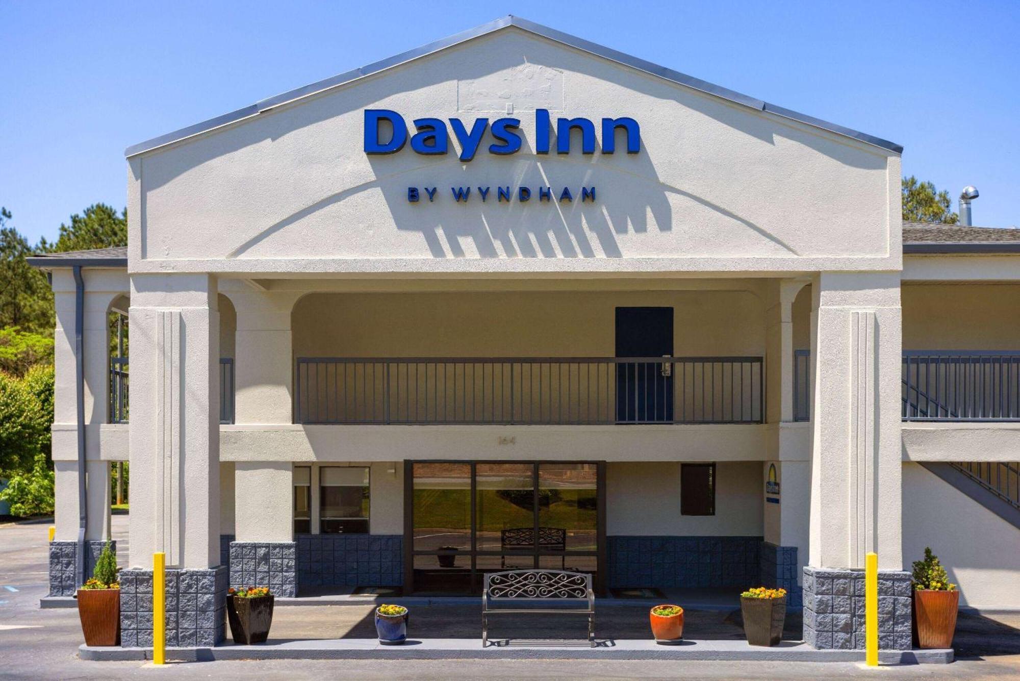 Days Inn By Wyndham Акворт Экстерьер фото