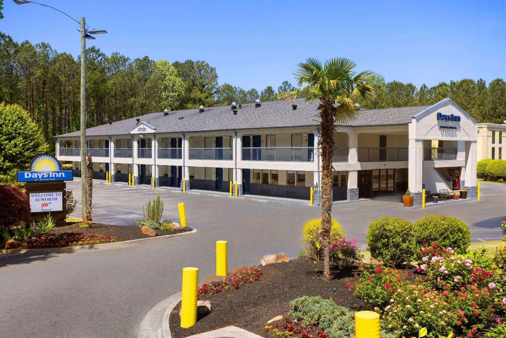 Days Inn By Wyndham Акворт Экстерьер фото